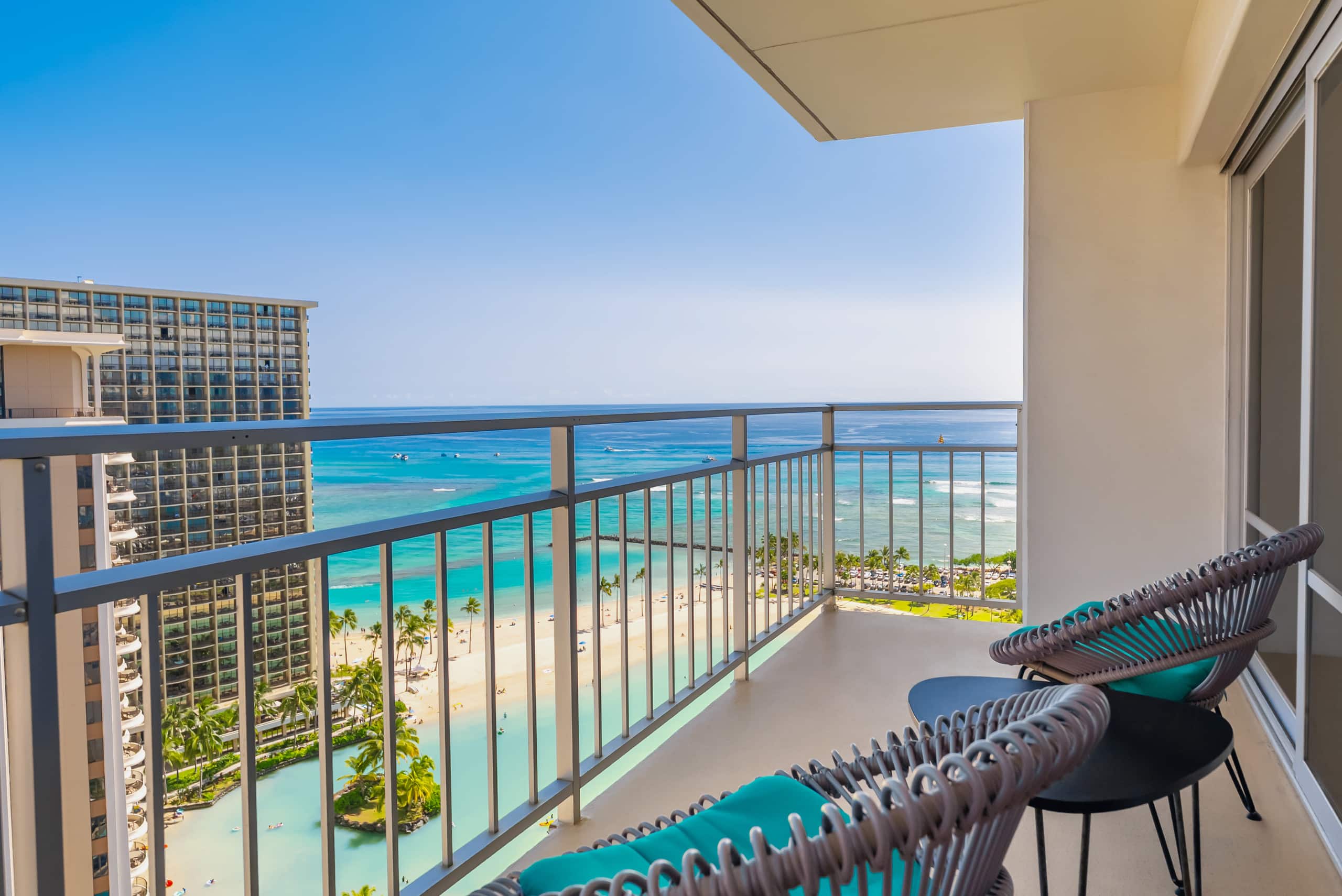 Home in Honolulu · ★5.0 · 2 bedrooms · 4 beds · 2 private baths - Image 49