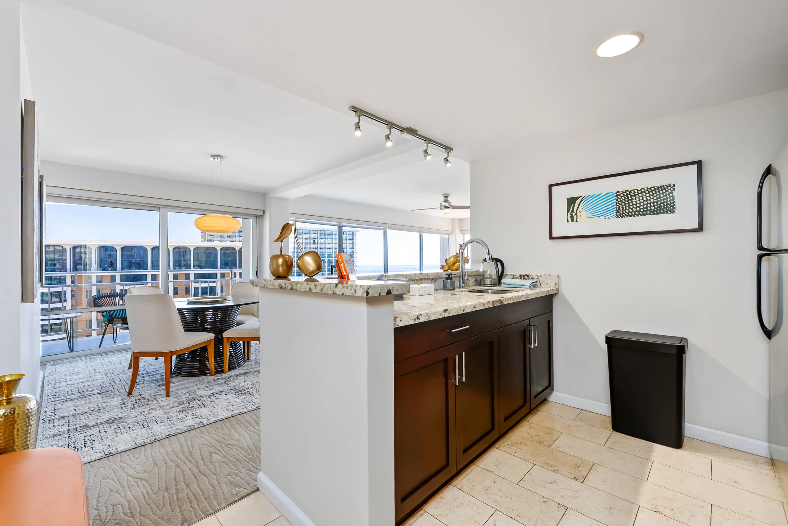 Home in Honolulu · ★5.0 · 2 bedrooms · 4 beds · 2 private baths - Image 16