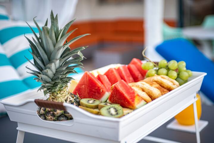 Greek villa 15m strip and airport gallery image 3