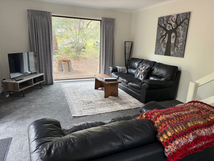 Stunning Mountain Views & Bush Garden To Relax In - Halls Gap