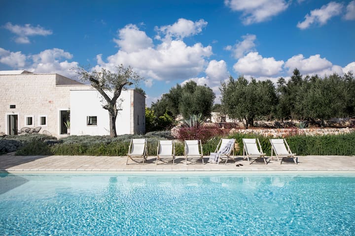 Villa – Casale Con Cipresso at Ostuni