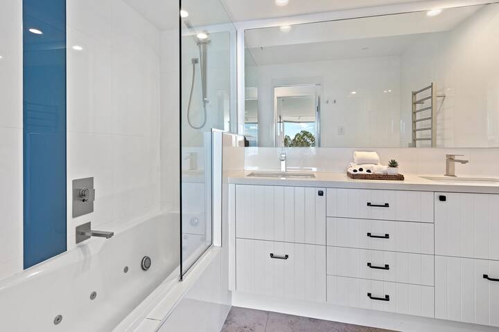 Best View in Town- Picture Point Terraces gallery image 2