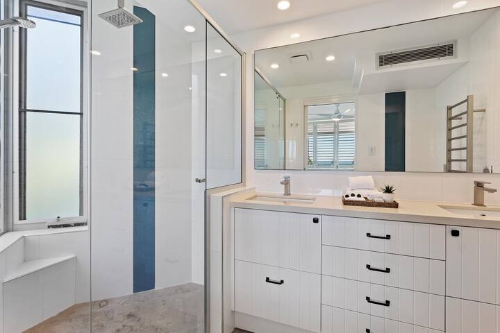 Best View in Town- Picture Point Terraces gallery image 5