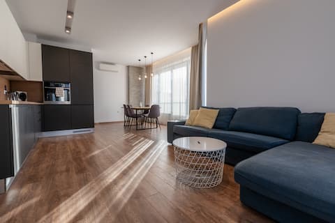 Spacious, free parking, 3min beach, Flora Panorama