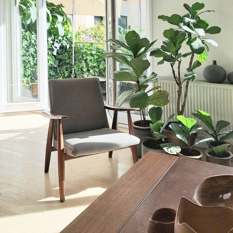 Light apartment by the lakes gallery image 2