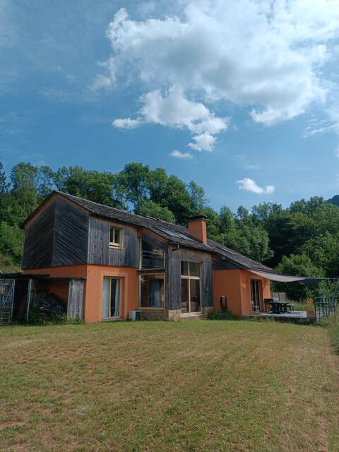 CONTEMPORARY CHARMING HOUSE