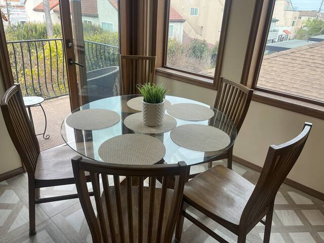 MIssion Beach Masterpiece gallery image 3