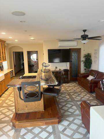 MIssion Beach Masterpiece gallery image 4