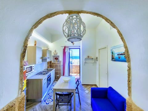 Top Airbnb: Seafront House Gabbiano Blue in Santa Flavia