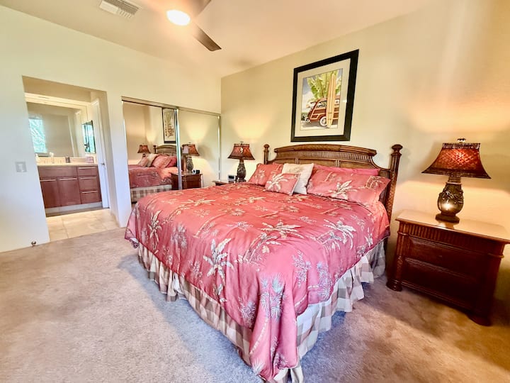 Chumba cha kulala cha pili chenye nafasi kubwa.