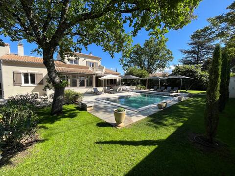 Provencal villa at the foot of Mont Ventoux, Provence