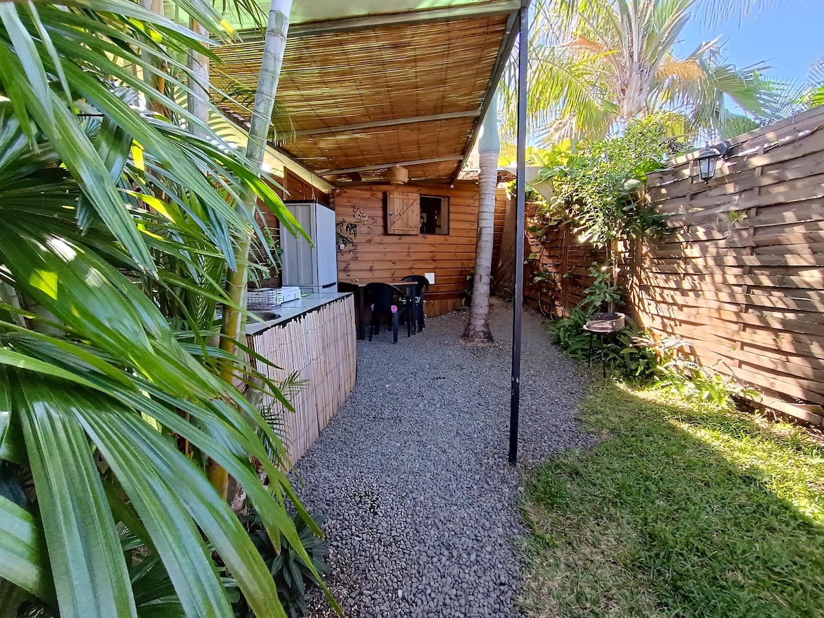 Popular Airbnb listing: The Eco-Friendly Tropical Cabin in Saint Louis