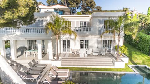 Luxury: View of Cannes. Elegant decor, heated pool