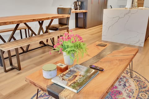 Top Airbnb: Completely Rebuilt Historic Home In Jeff Park in Jefferson Park