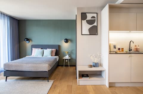 ipartment | Studio with balcony, near Motorworld