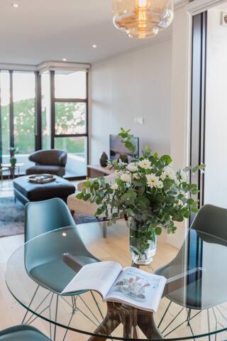 Guest favourite apartment, close to V&A gallery image 2