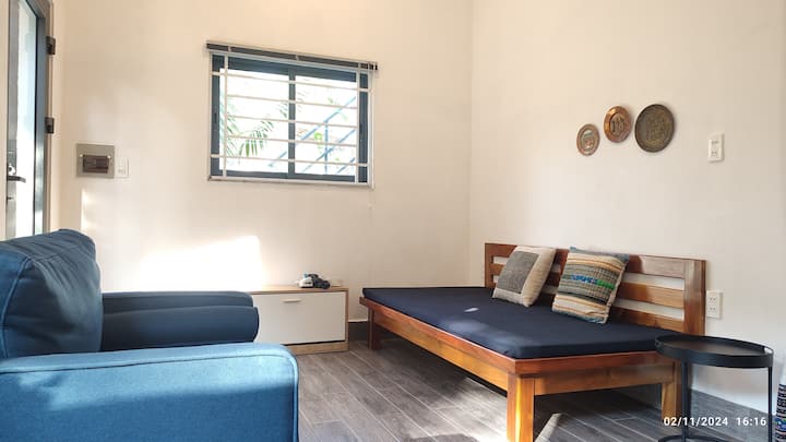 Single bed for the third guest.