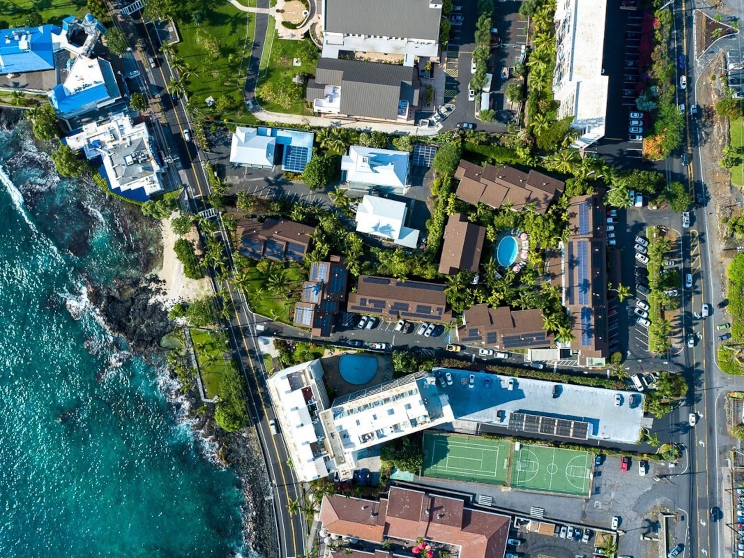 Condo in Kailua-Kona · ★4.8 · Studio · 1 bed · 1 private bath - Image 17