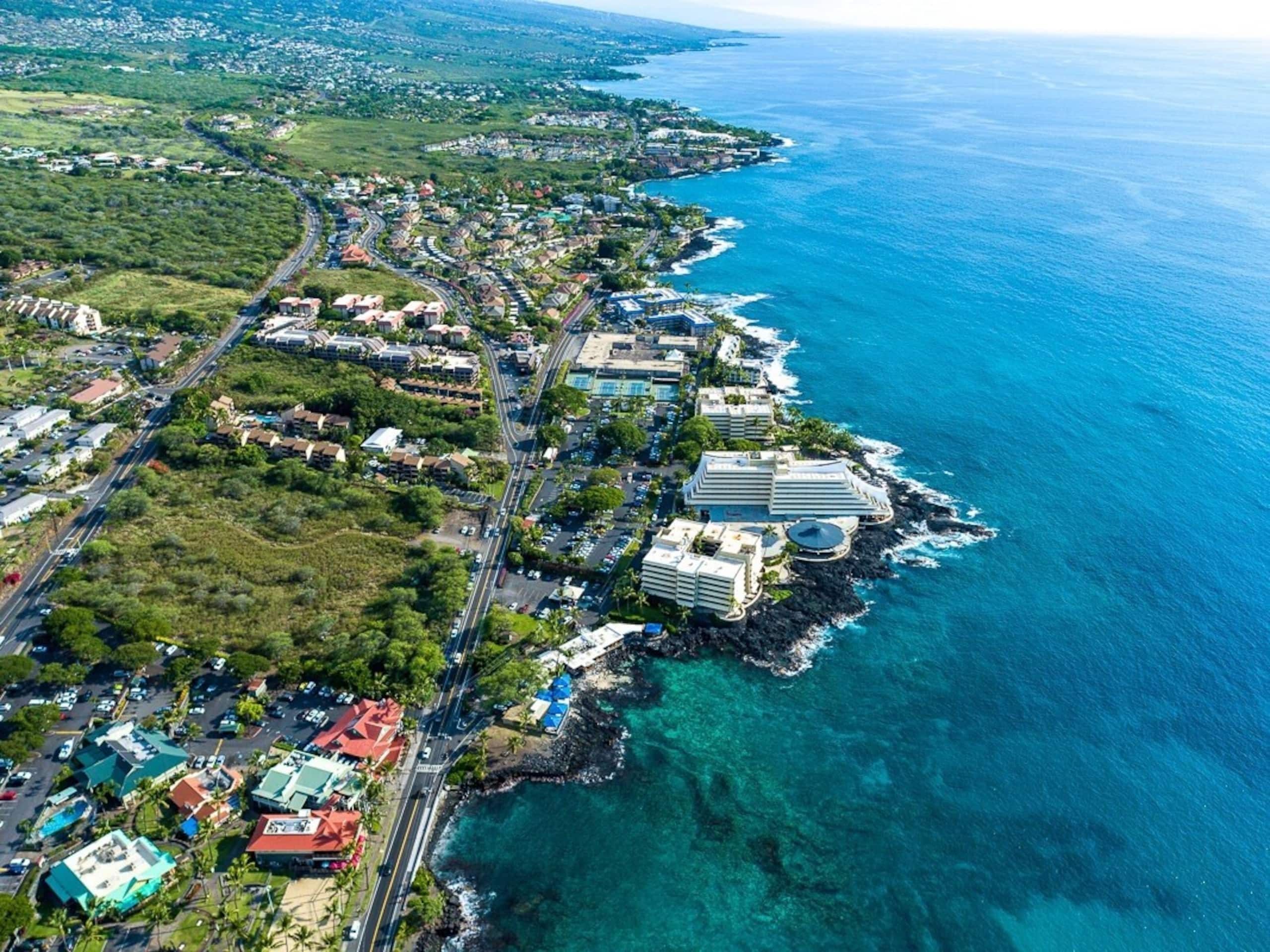 Condo in Kailua-Kona · ★4.8 · Studio · 1 bed · 1 private bath - Image 11