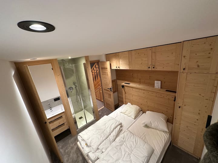 Chambre double au rdc avec salle d'eau
