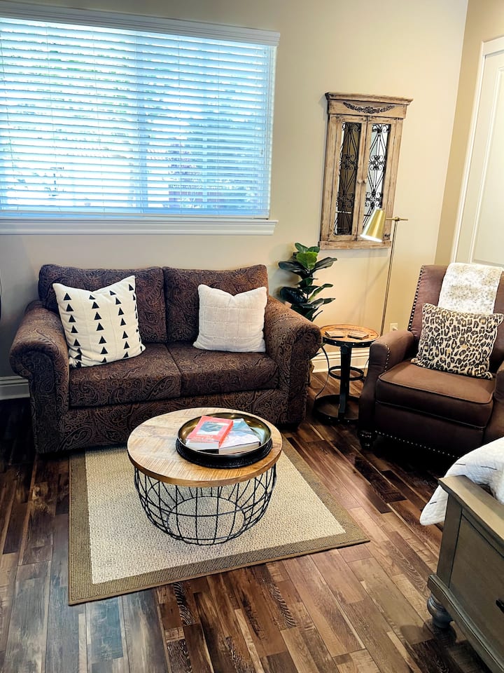 Modern Pvt Studio W/tesla Charger 2mi From ❤️ Of Dt - Paso Robles, CA