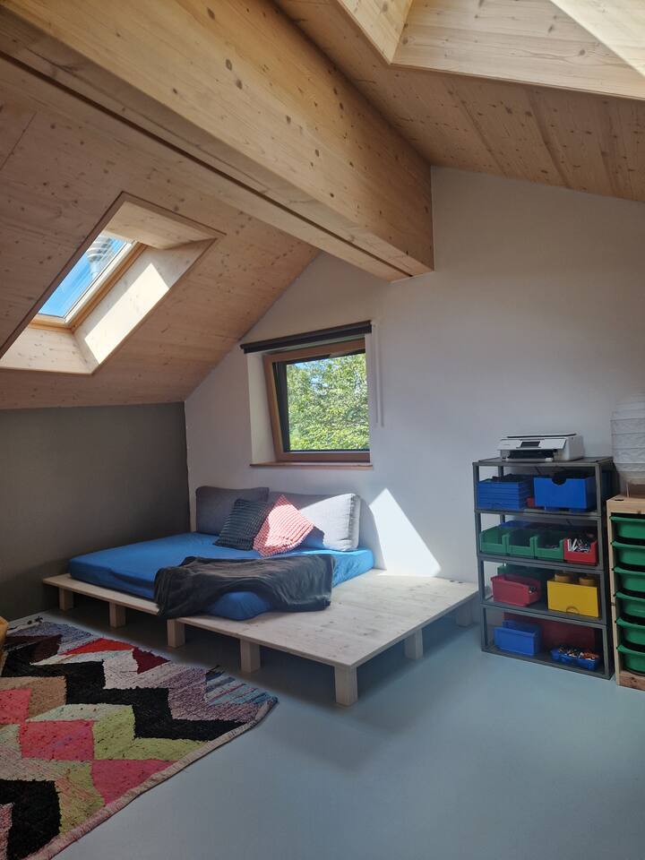 Schlafzimmer 6