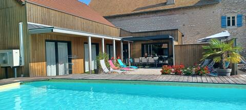 Au Petit Pressoir, villa with pool in Givry