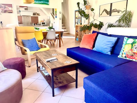 Top performing Airbnb: View on the Roof apartment 10 pers old citycentre in Aix En Provence