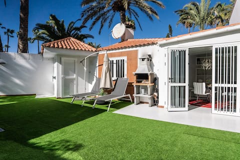 Large ground floor apartment, community pool