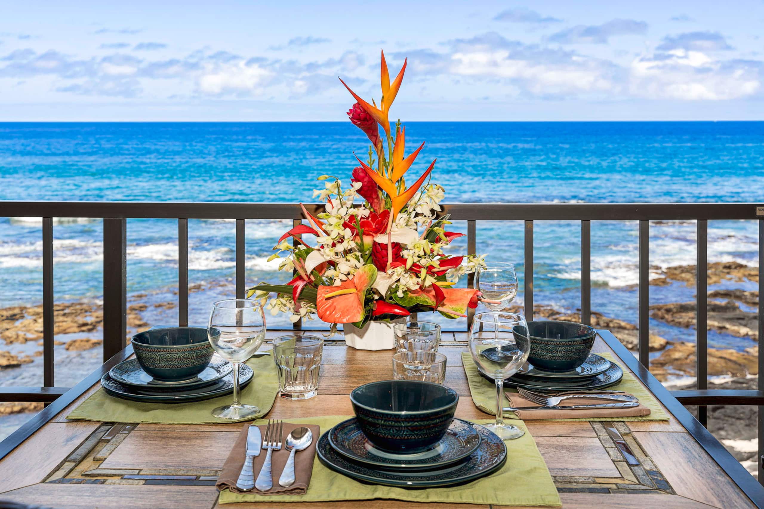 Condo in Kailua-Kona · ★4.95 · 2 bedrooms · 2 beds · 2 baths - Image 1