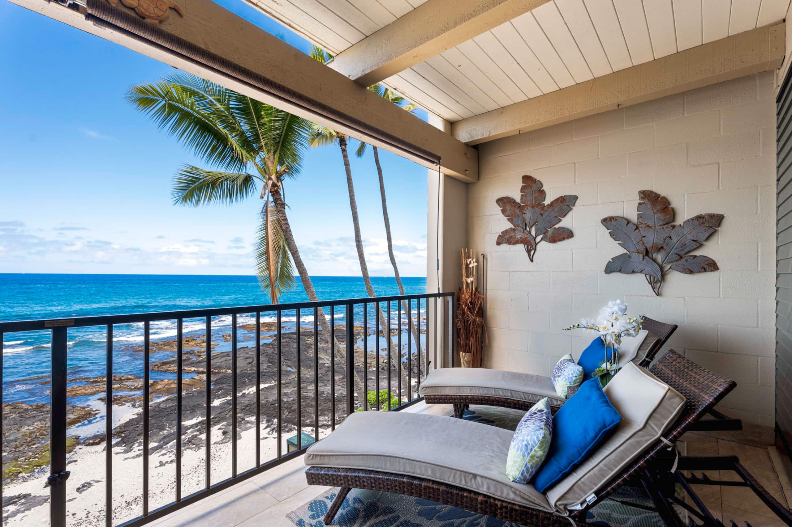 Condo in Kailua-Kona · ★4.95 · 2 bedrooms · 2 beds · 2 baths - Image 4