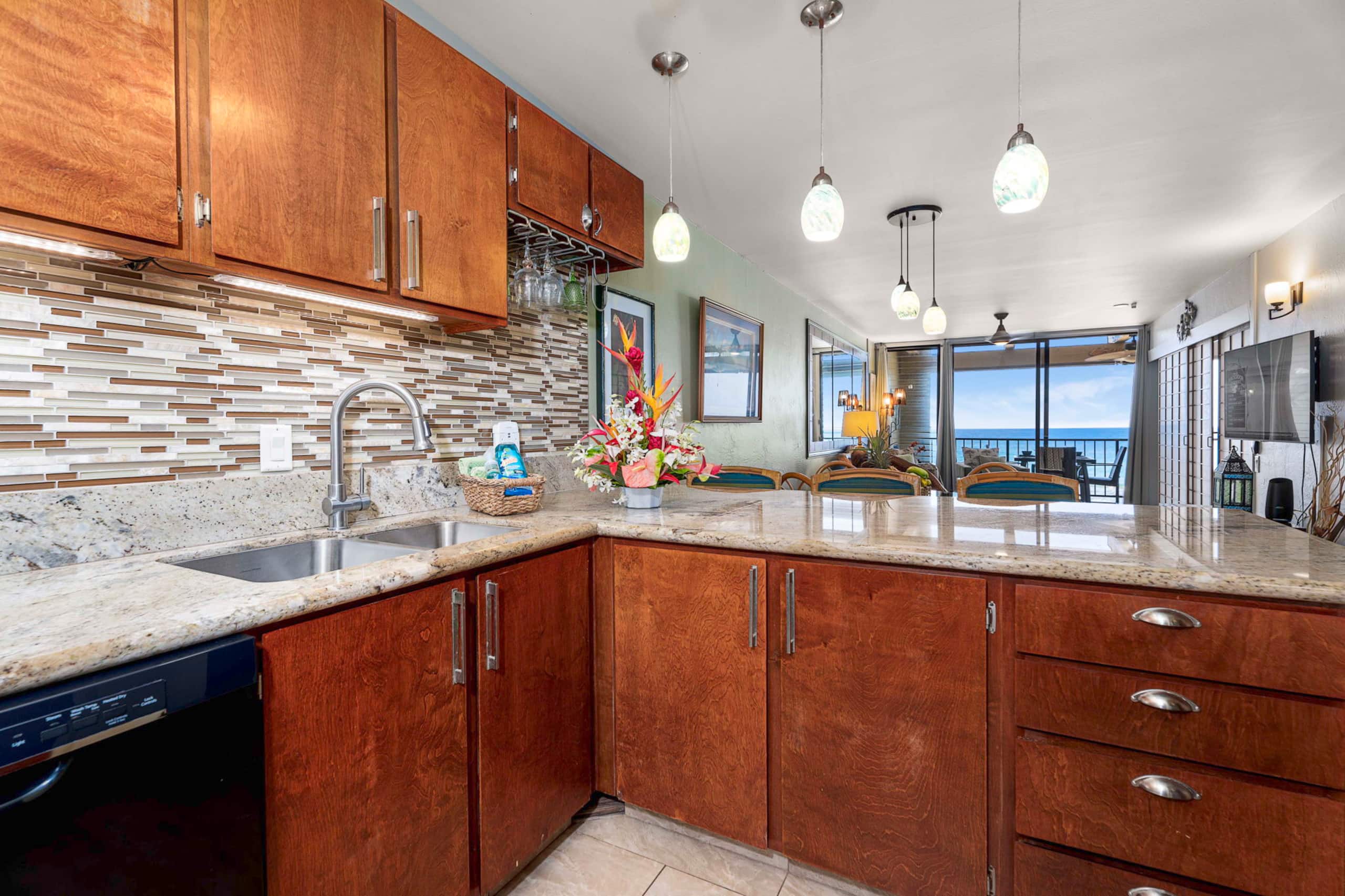 Condo in Kailua-Kona · ★4.95 · 2 bedrooms · 2 beds · 2 baths - Image 23