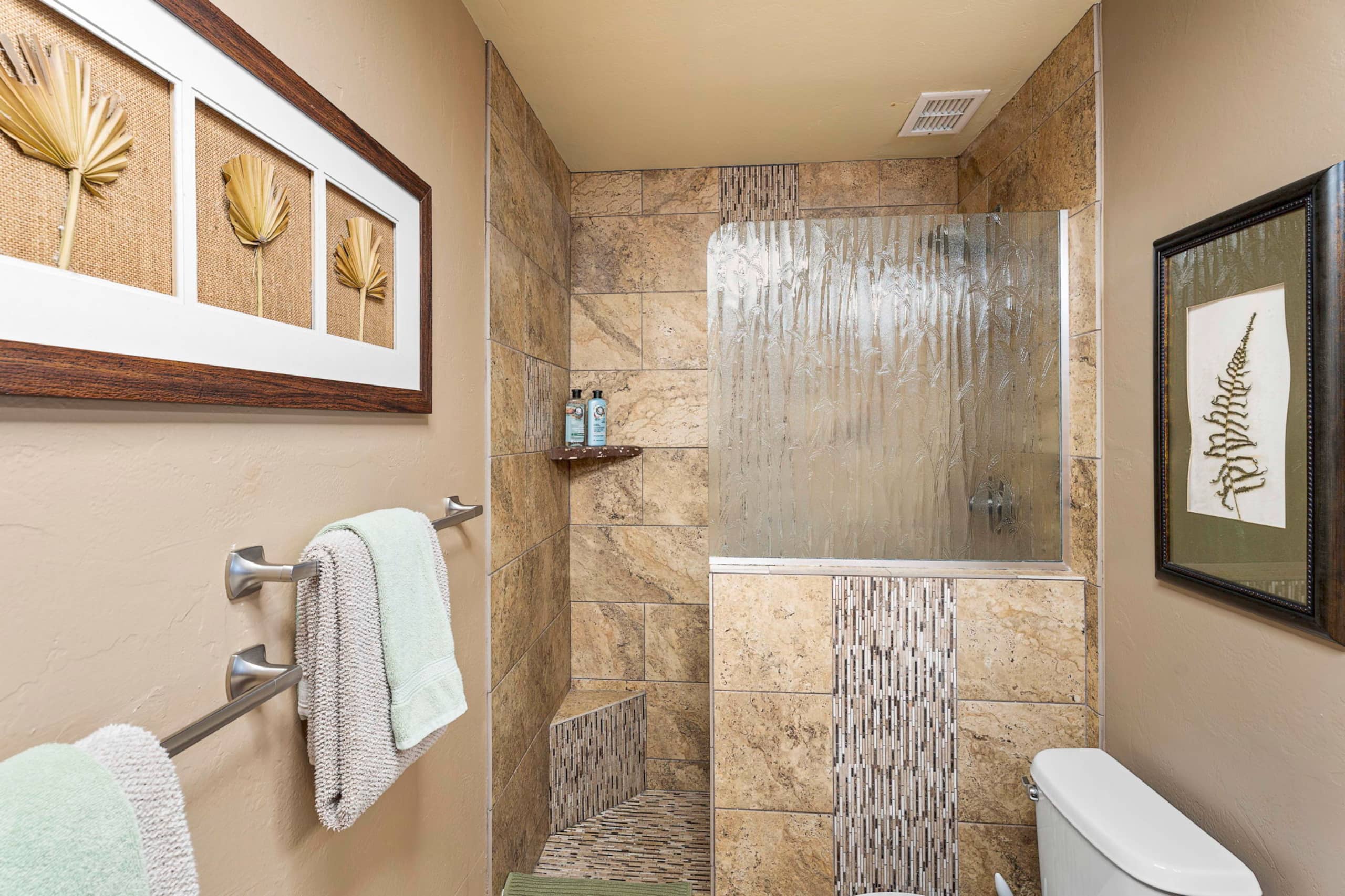 Condo in Kailua-Kona · ★4.95 · 2 bedrooms · 2 beds · 2 baths - Image 15