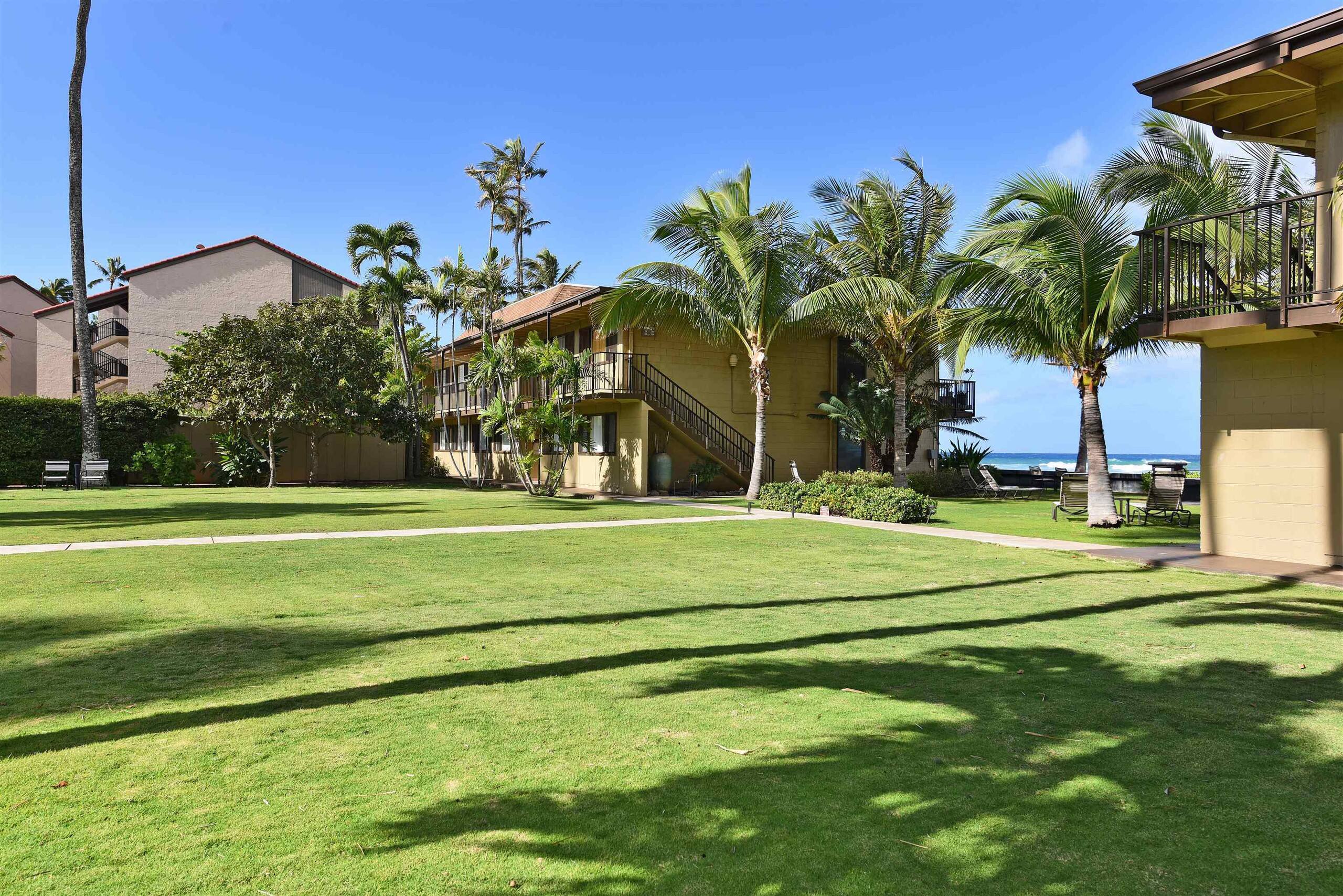 Condo in Lahaina · ★4.91 · 2 bedrooms · 4 beds · 2 baths - Image 9