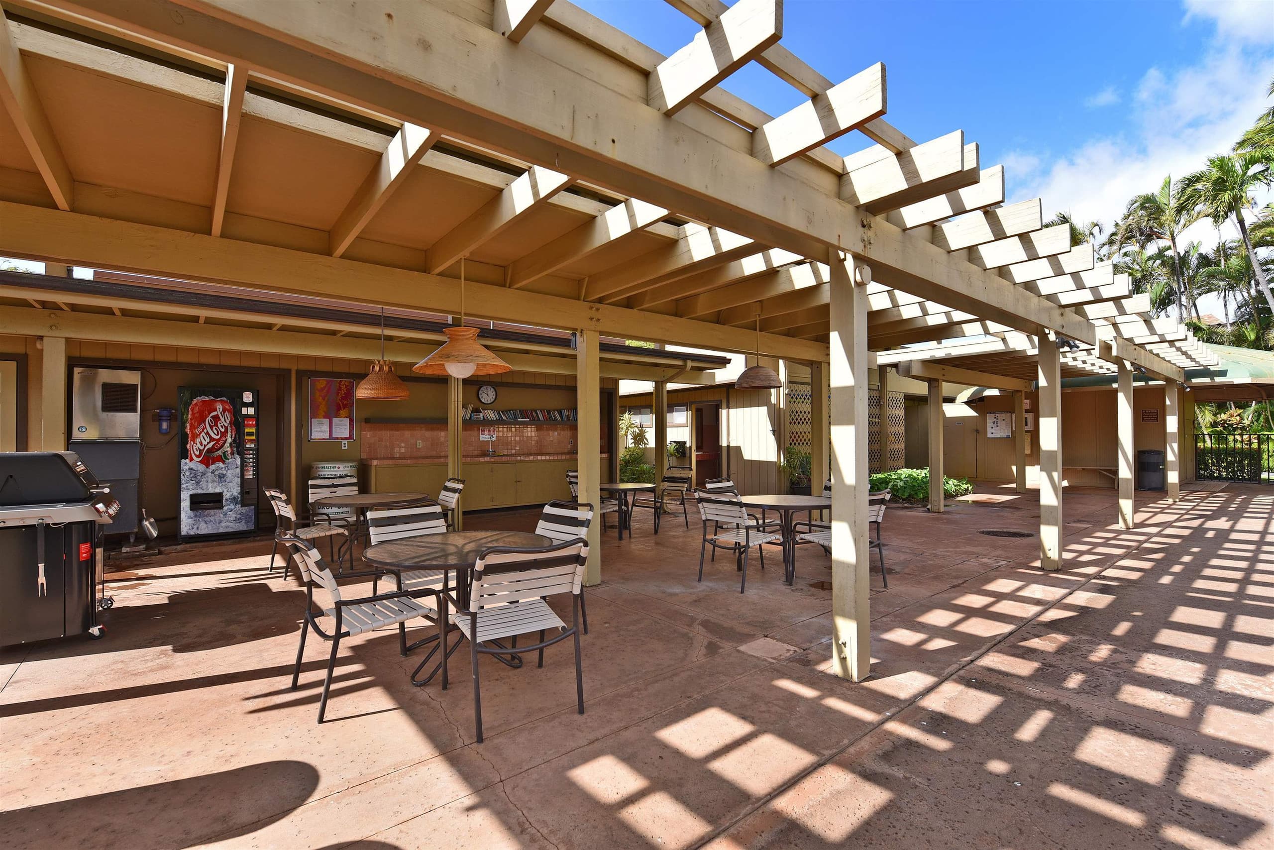 Condo in Lahaina · ★4.91 · 2 bedrooms · 4 beds · 2 baths - Image 34