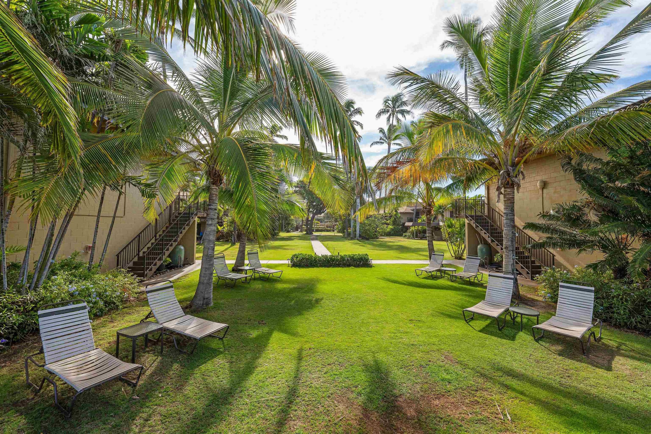 Condo in Lahaina · ★4.91 · 2 bedrooms · 4 beds · 2 baths - Image 14