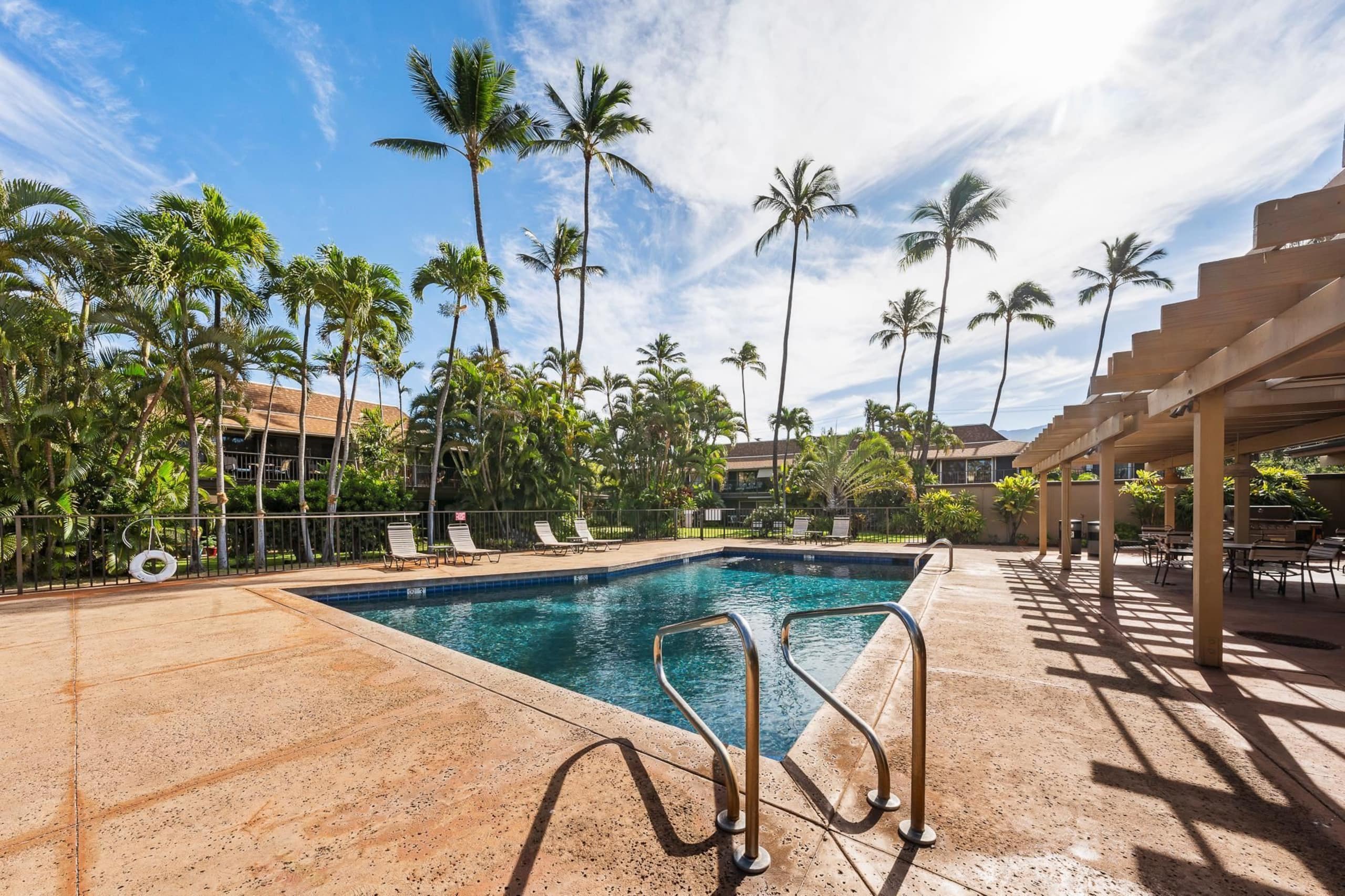 Condo in Lahaina · ★4.91 · 2 bedrooms · 4 beds · 2 baths - Image 36