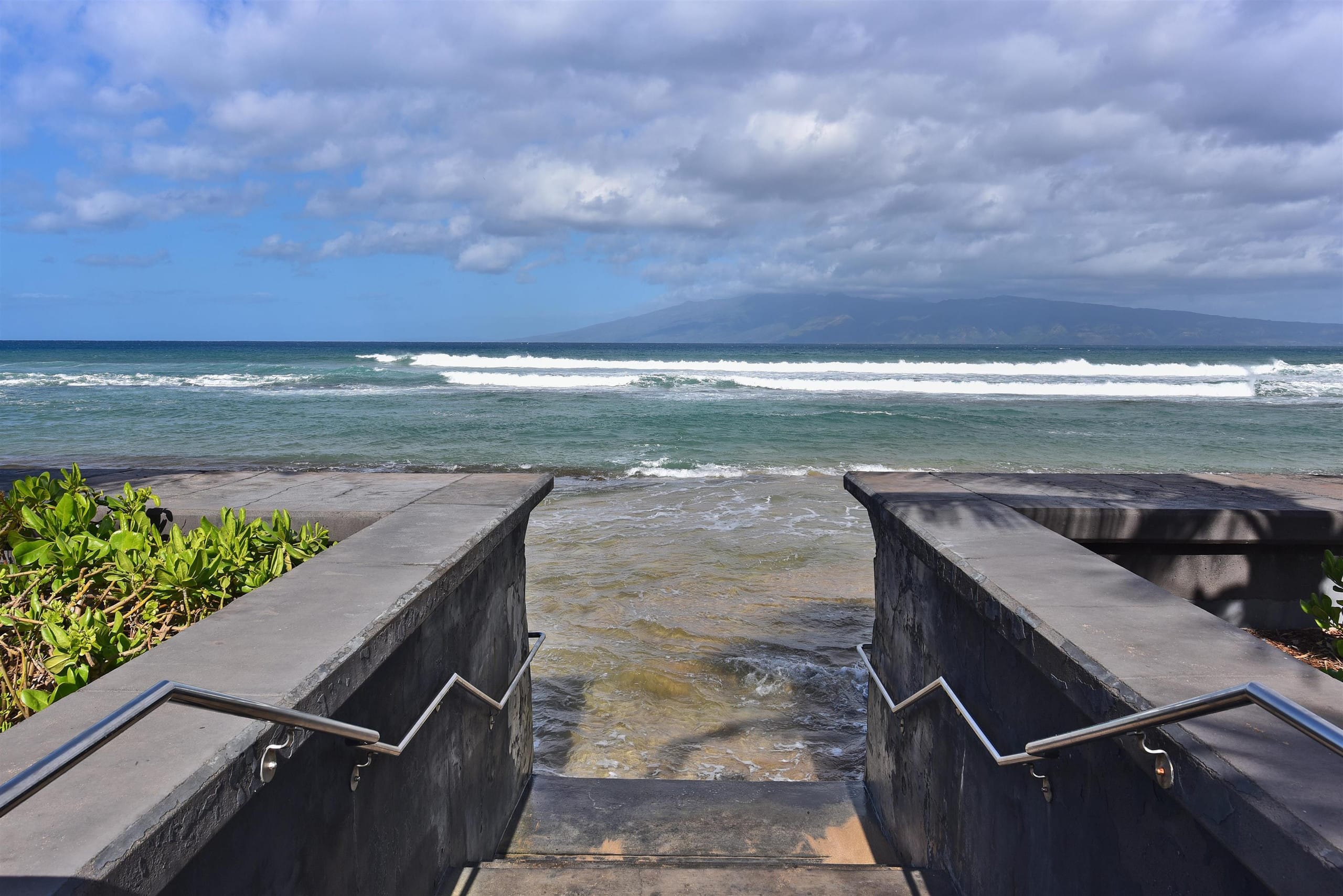 Condo in Lahaina · ★4.91 · 2 bedrooms · 4 beds · 2 baths - Image 10