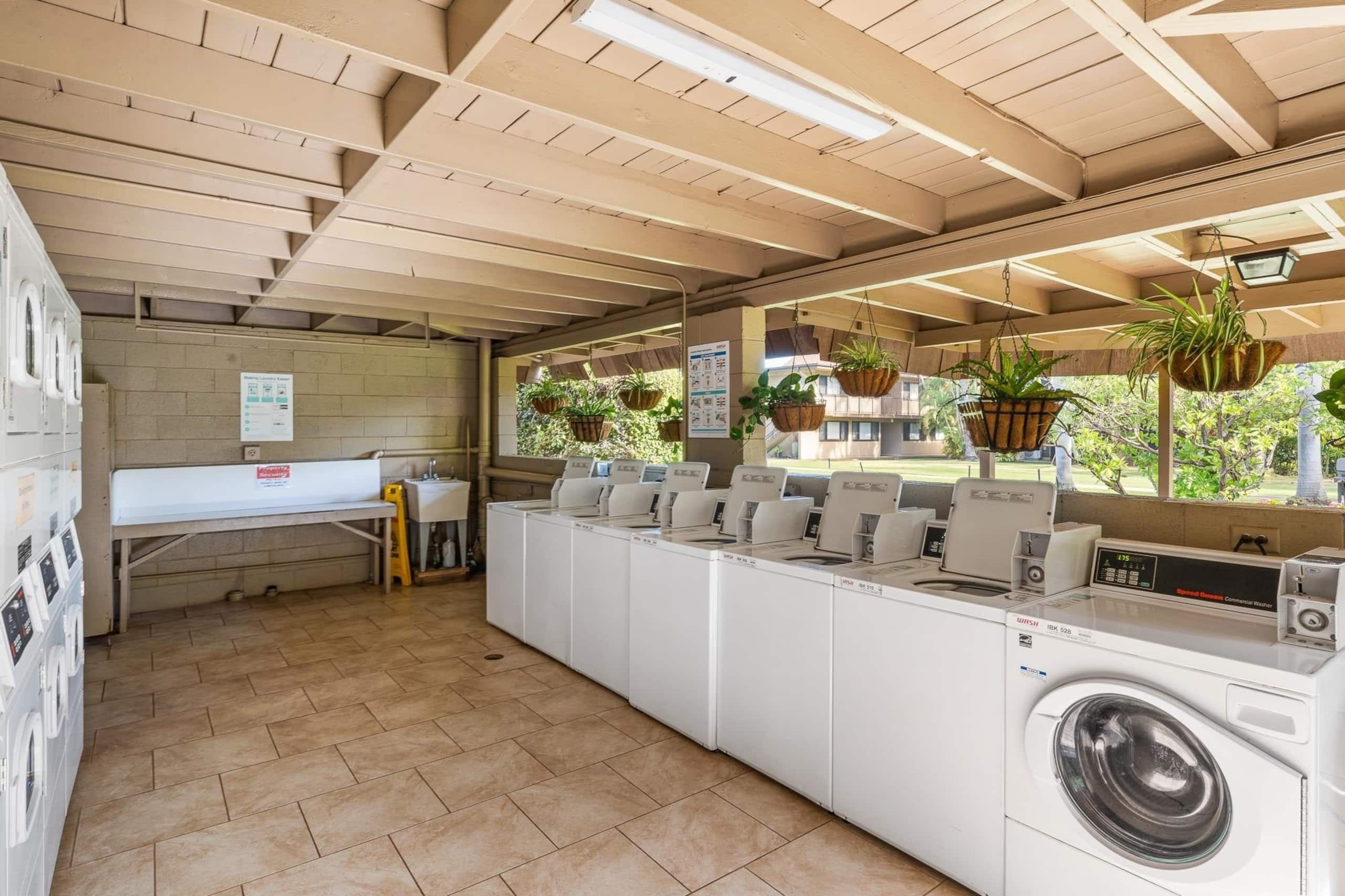 Condo in Lahaina · ★4.91 · 2 bedrooms · 4 beds · 2 baths - Image 19