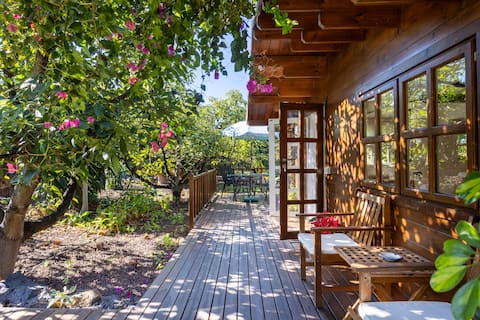 Home2Book Cozy Cottage Bougainville, Peace Retreat