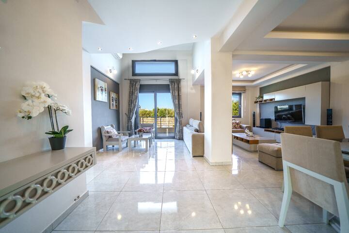 Aether Breeze Villa gallery image 4