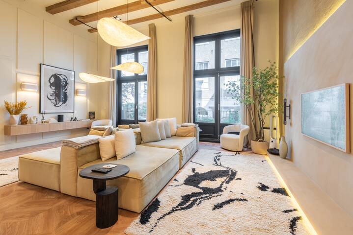 Luxurious bright 200sqm house in city centre! gallery image 5