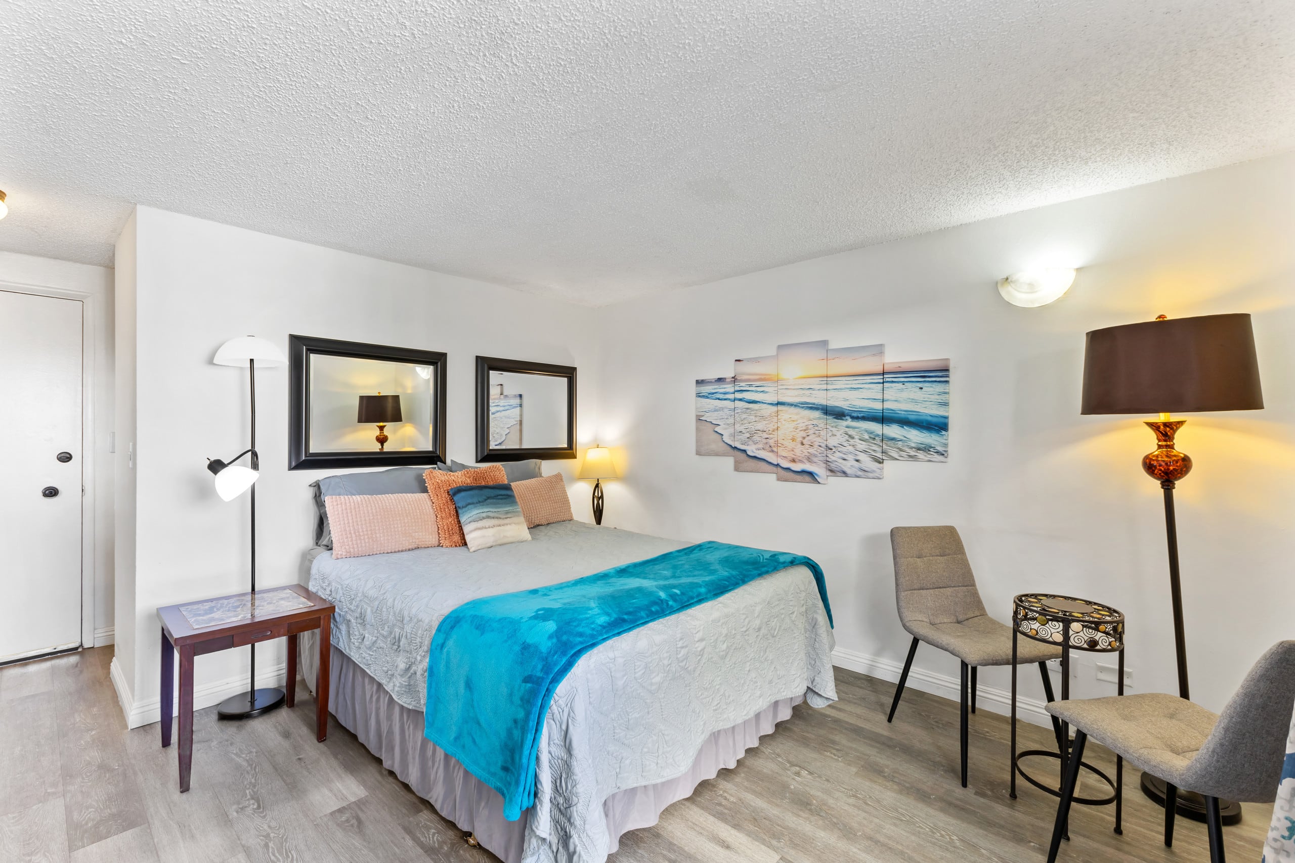 Condo in Honolulu · ★4.61 · Studio · 1 bed · 1 bath - Image 17
