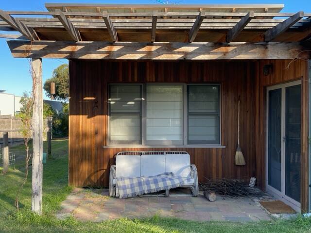 Point Roadknight Beach Shack, stroll to the beach