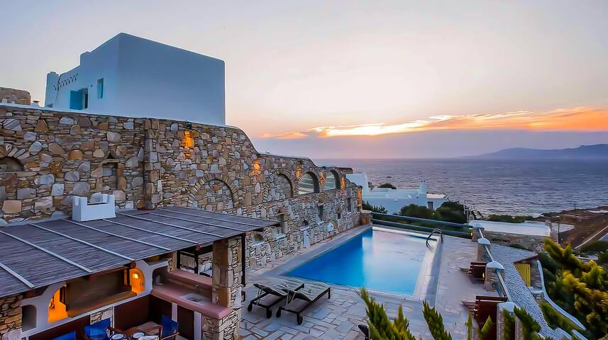Villa Omnia, by Mykonos Rocky Villas