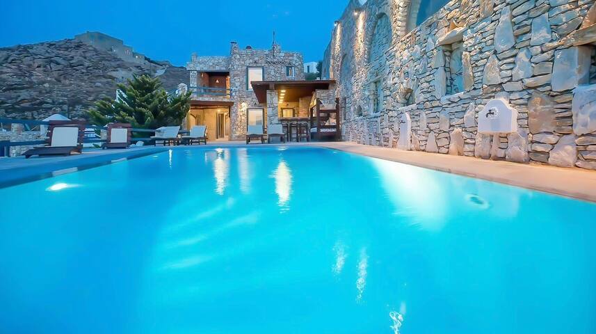 Villa Omnia, by Mykonos Rocky Villas gallery image 3