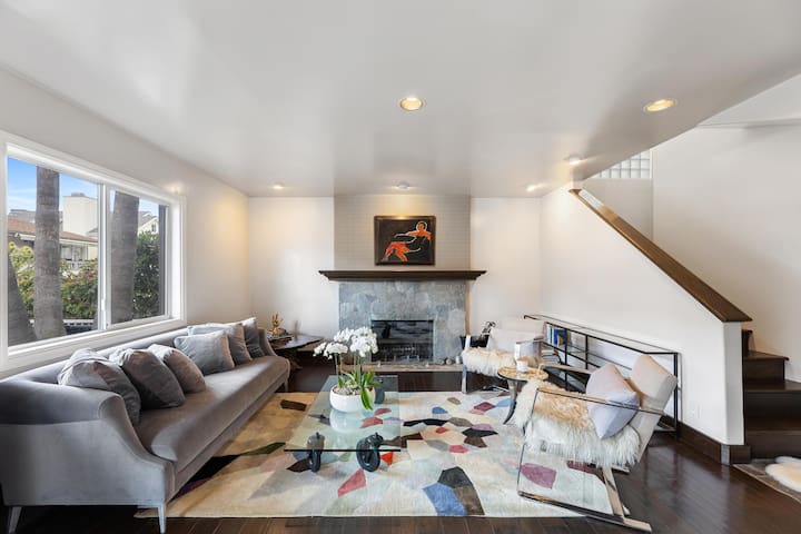 Chic Family Beach Home on Coveted Walk Street gallery image 2