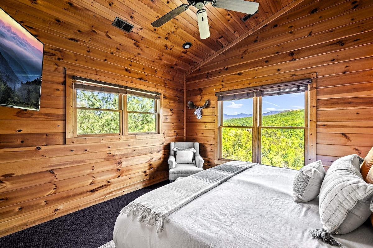 Замислете да се разбудите по мирен ноќен сон со поглед на Smokies - ќе се чувствувате пренесени меѓу врвовите на дрвјата! 