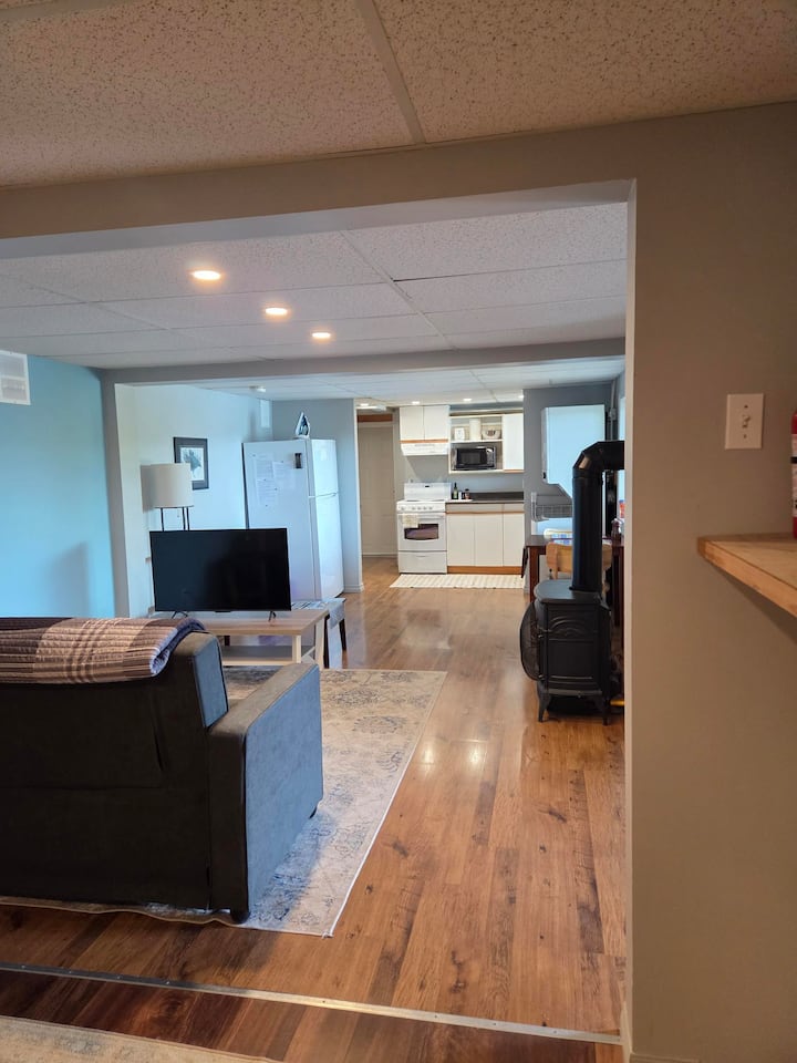 Private Studio Apartment Steps From The Lake - Yukon