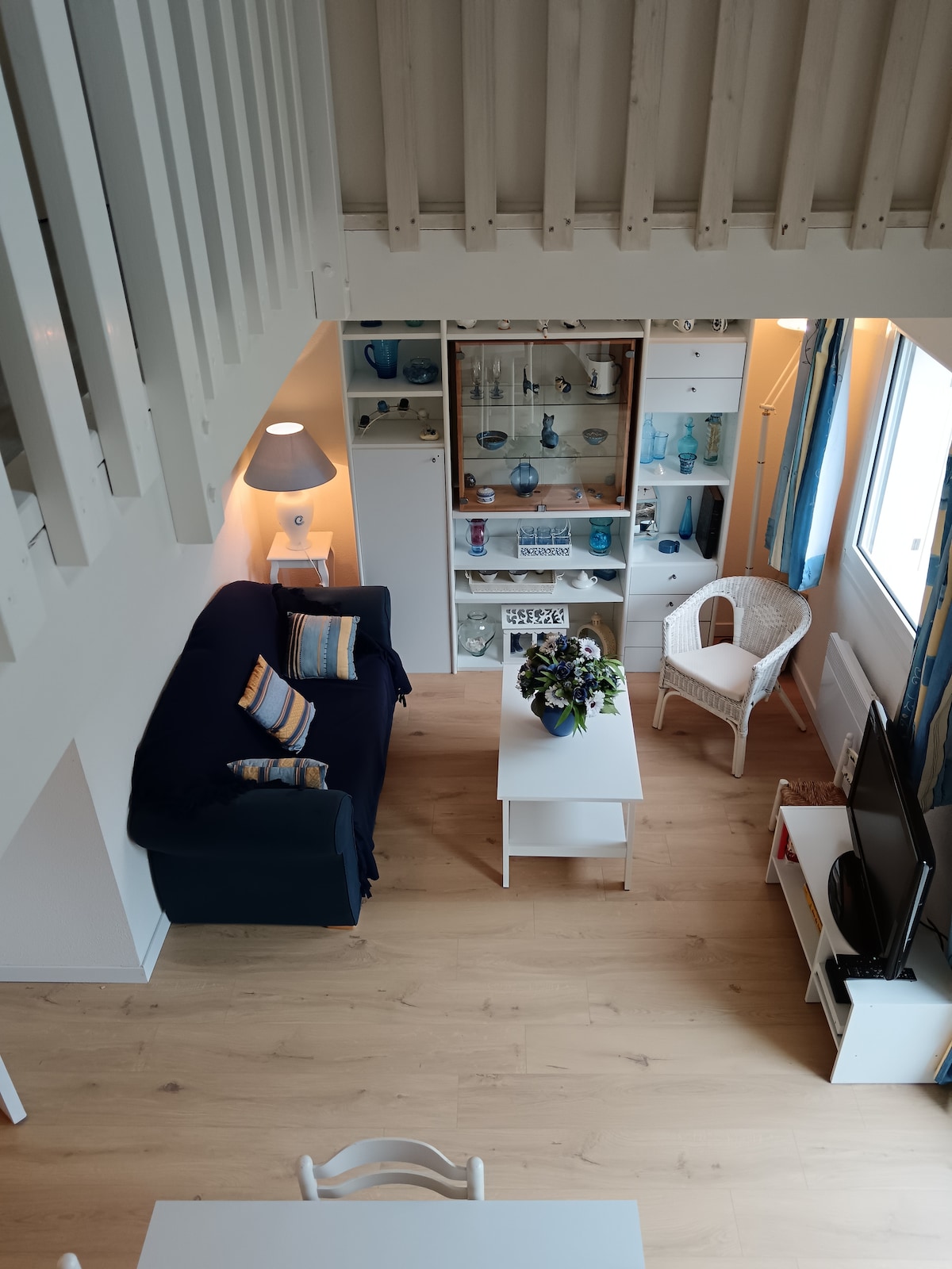 Pohľad z vrcholu schodov
